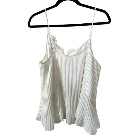 Express romantic flowy lace cream white camisole in women’s large - Picture 2 of 3